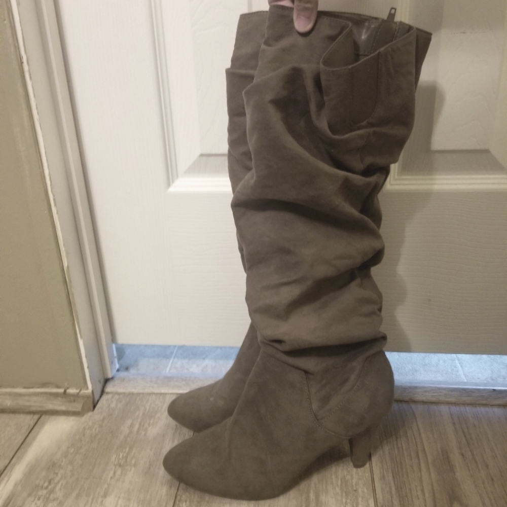 Boutique Knee high Gray high heel boots